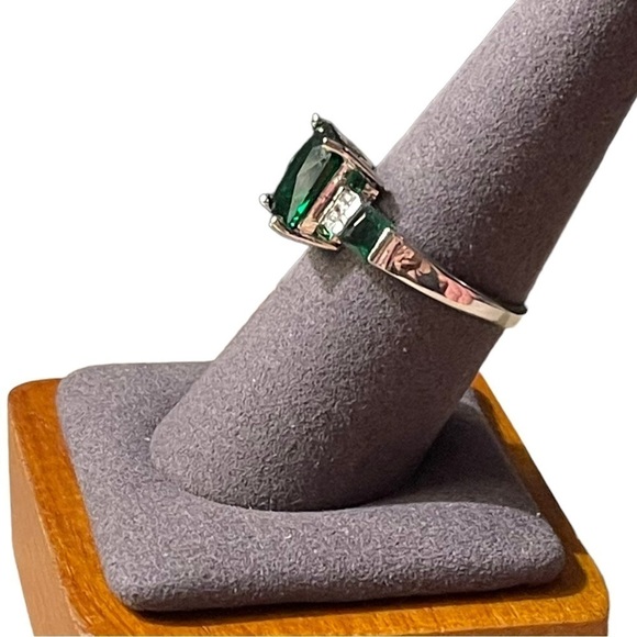 Emerald Green Sterling Silver 925 Emerald Cut Cubic Zirconia Ring Size 8.75 - Picture 5 of 8